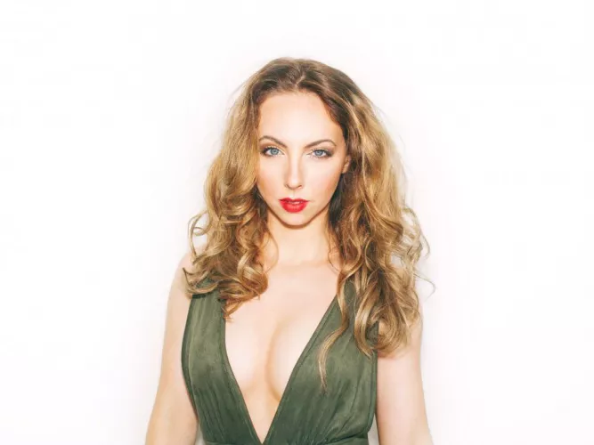 Flavia Abadia by koalburnfire