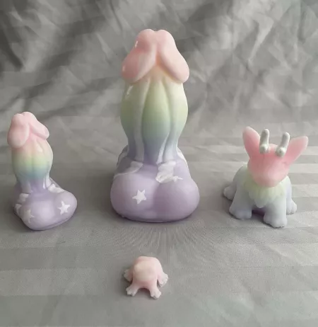 Flex Friday with these FG Customs 🍰💕 by SockBunnii