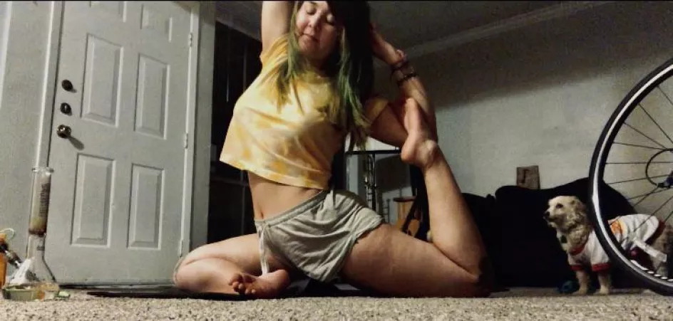 Flexi 😉 by nonsensicallytacet