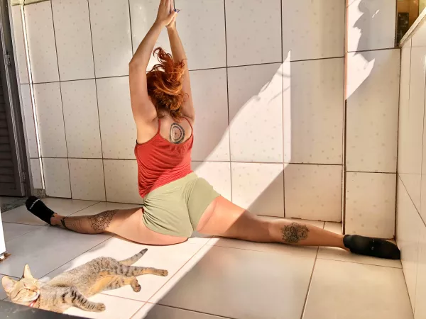 Flexible or sexy? I would say flexy 🔥🔥 by BrisaRuiva