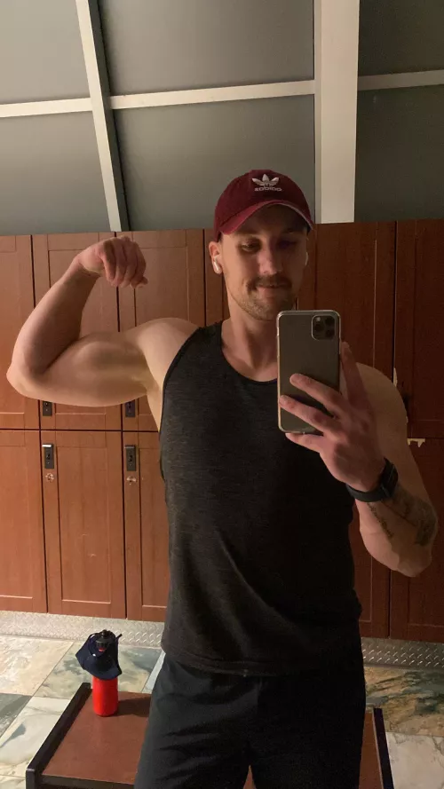 flexin :) by liebherr813