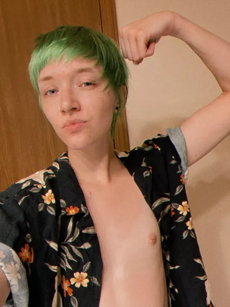 Flexing boi pretends to be very strong despite obvious lack of muscles... I’m still cute tho lol by petitmintboi