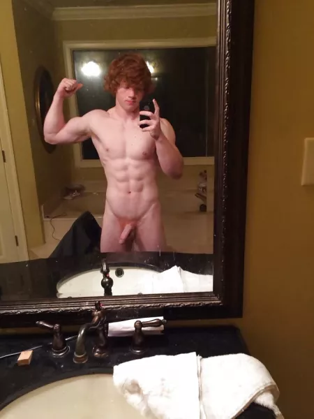 Flexing Ginger (X-Post /r/malebiceps) by menareamazing