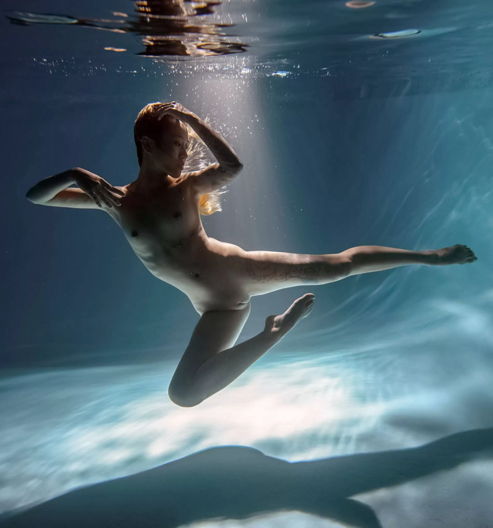 Floating Weightless posted by ElmerFuddy357