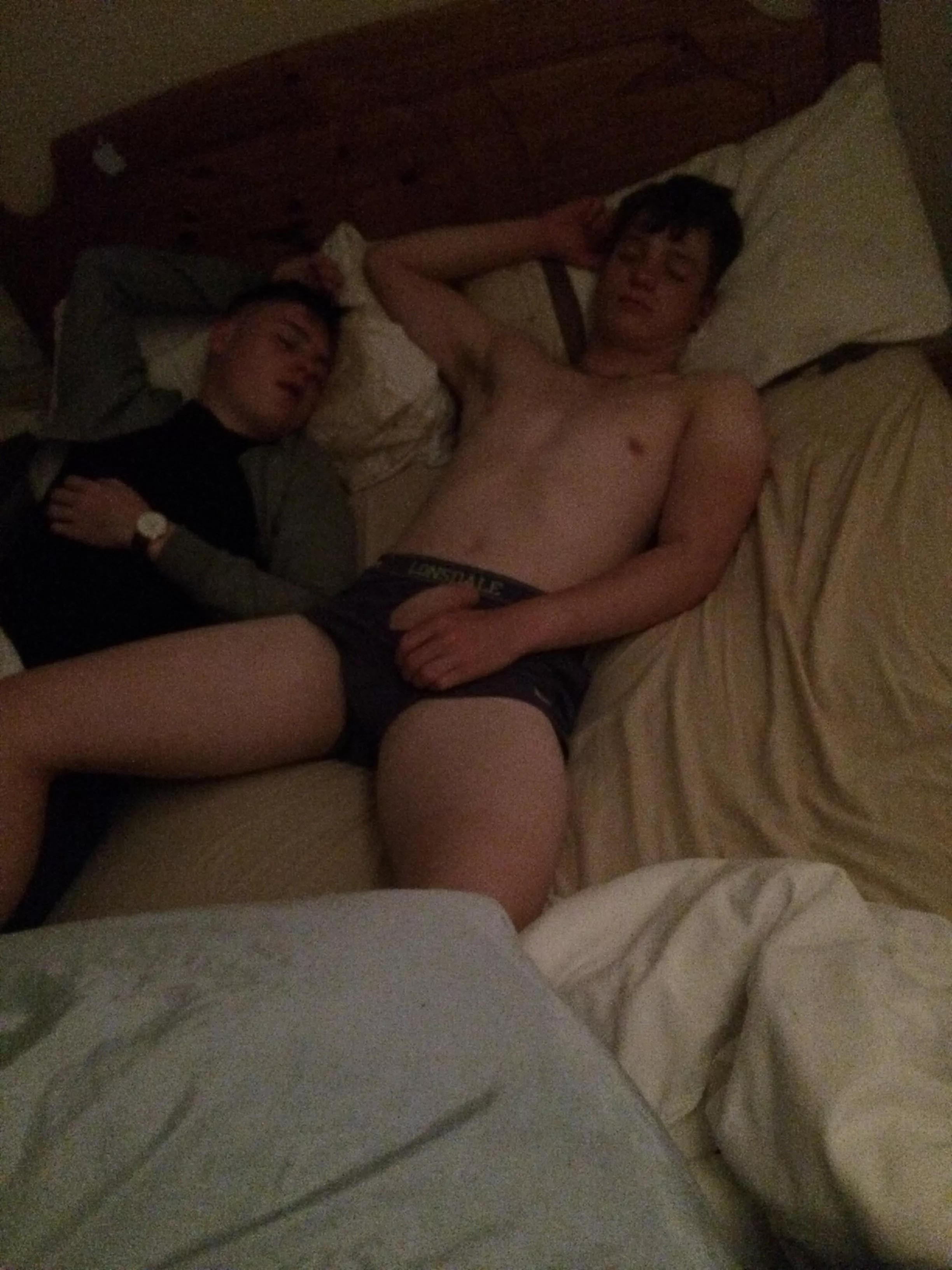 Flopped out posted by biboy1999