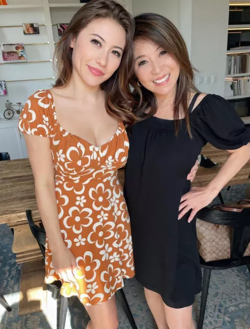 Floral or plain by Chaturbater1