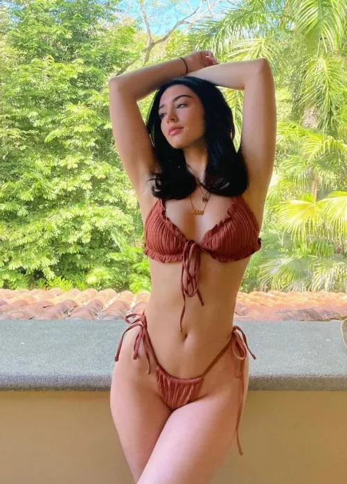 Florida girls are built different by mitchrapp740