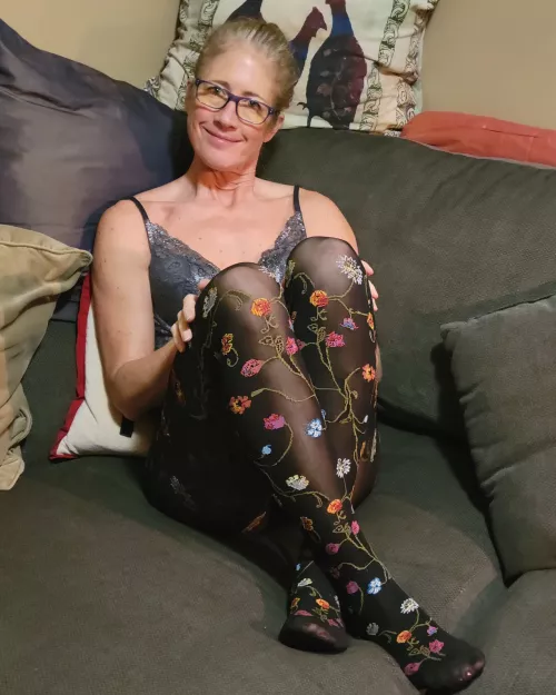 Flowers on my legs by sheswitmeHOT