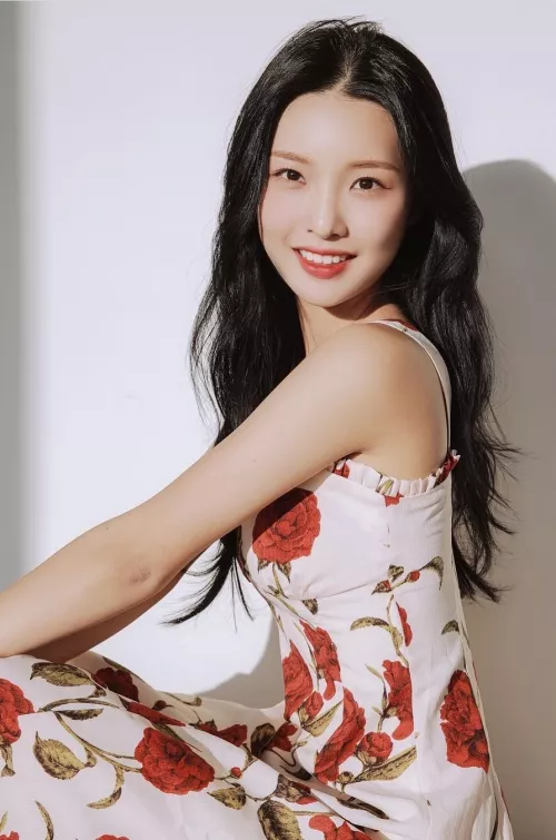 Flowery dress by ohjioh