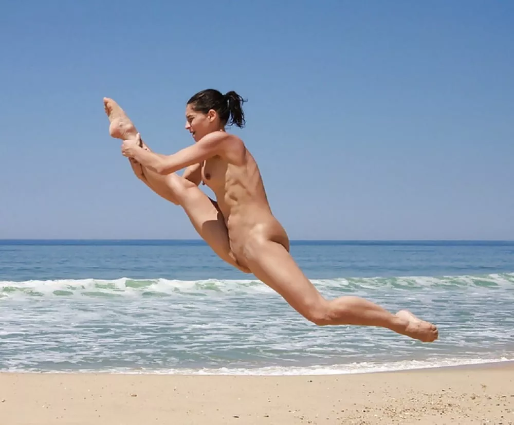 Flying split grab posted by HobbesScotch