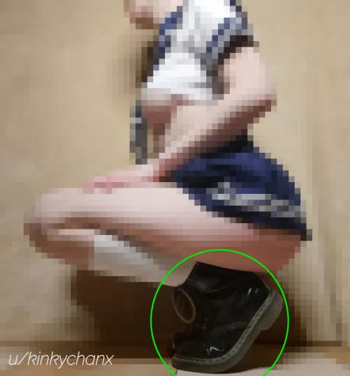 Focus on my boots, beta 🥾 by kinkychanx