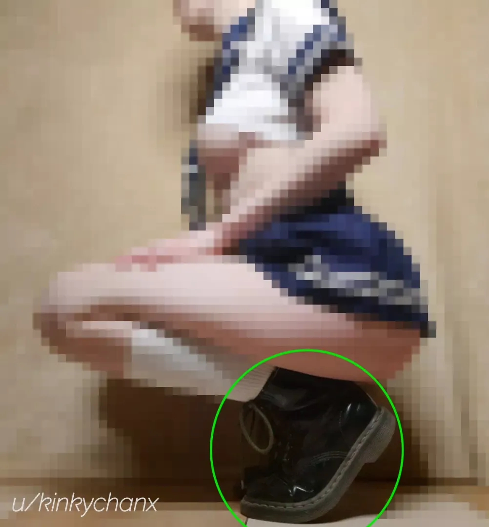 Focus on my boots, beta 🥾 posted by kinkychanx