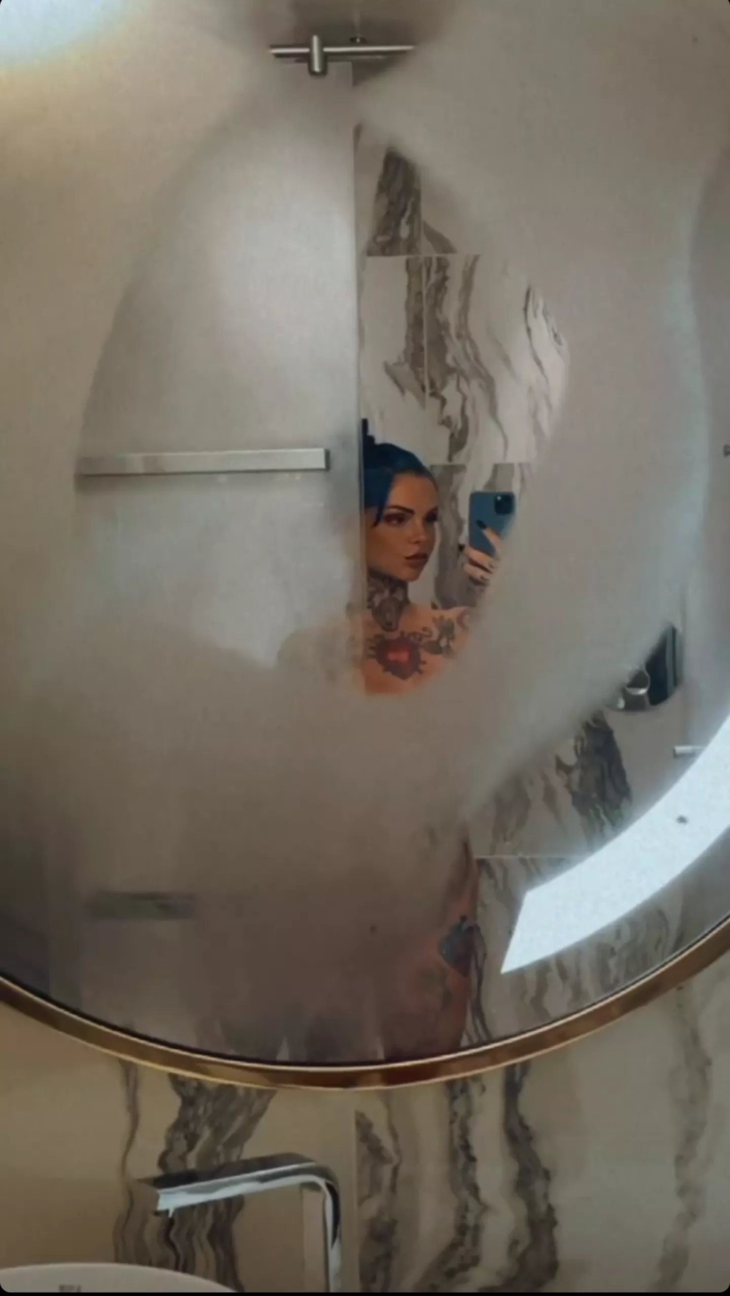 Fogging up the mirror posted by blamofunny