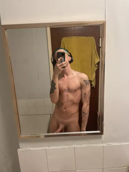 Follow my Twitter for more pics whosdgay_UwU by Previous-Tax6019