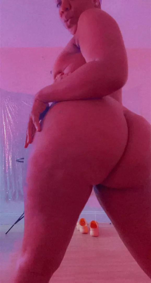 Follow my Twitter @good_body_aye 🥂 posted by Venus_Baby_