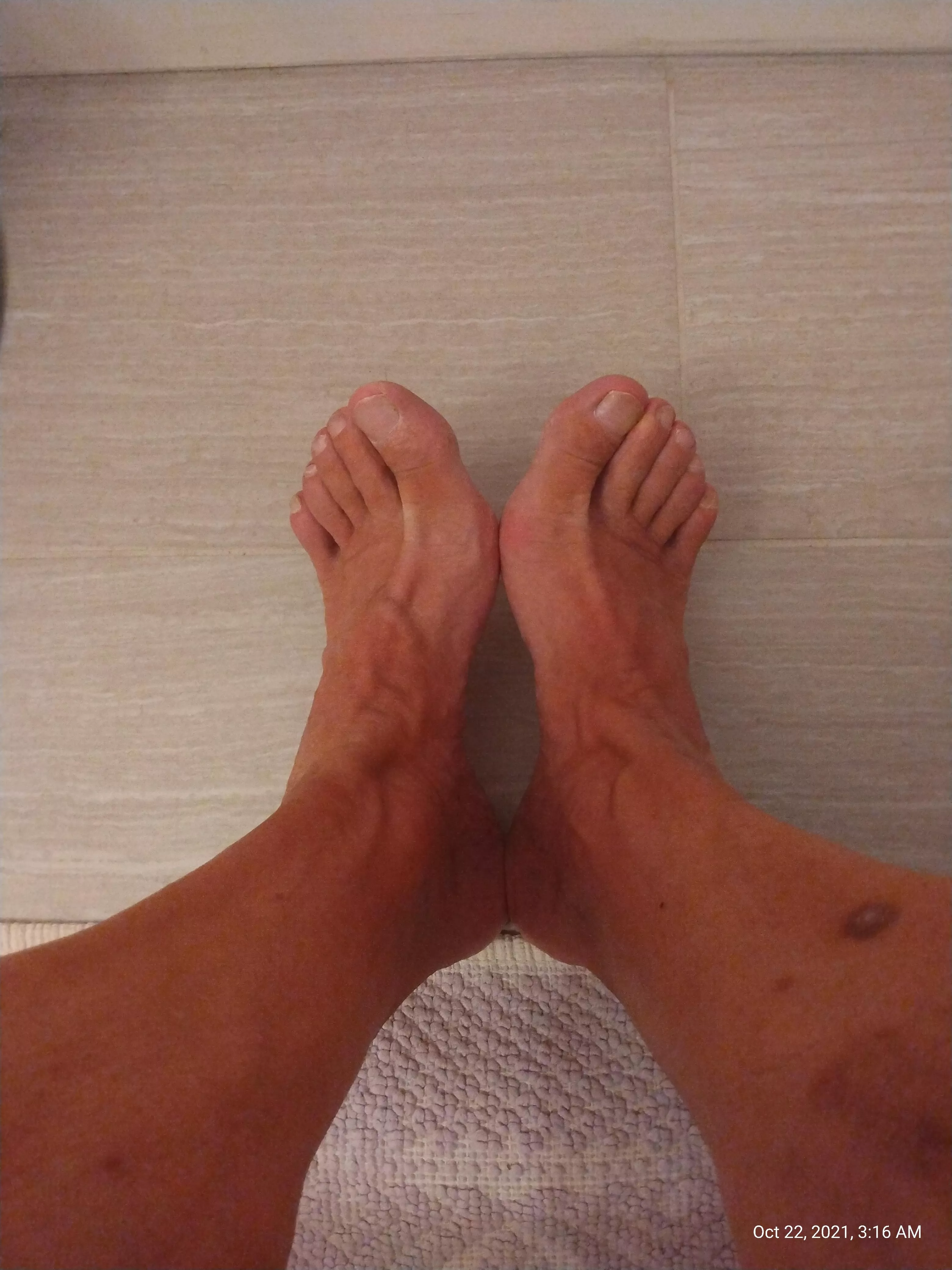 Foot Joy 😈 (m)(65) posted by MisterOchre