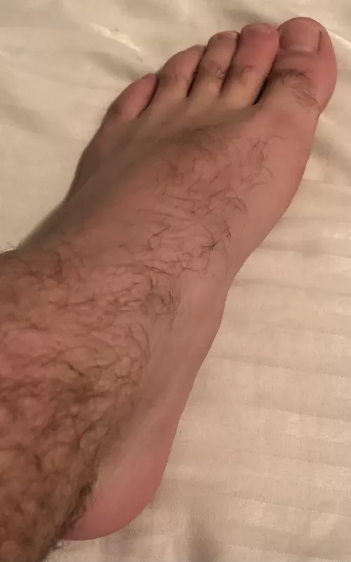 Foot rub? by xxstarboy2010xx