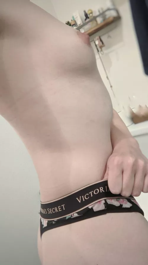 (F)or all you tiny tit fans 😘 by afraid_to_let_go