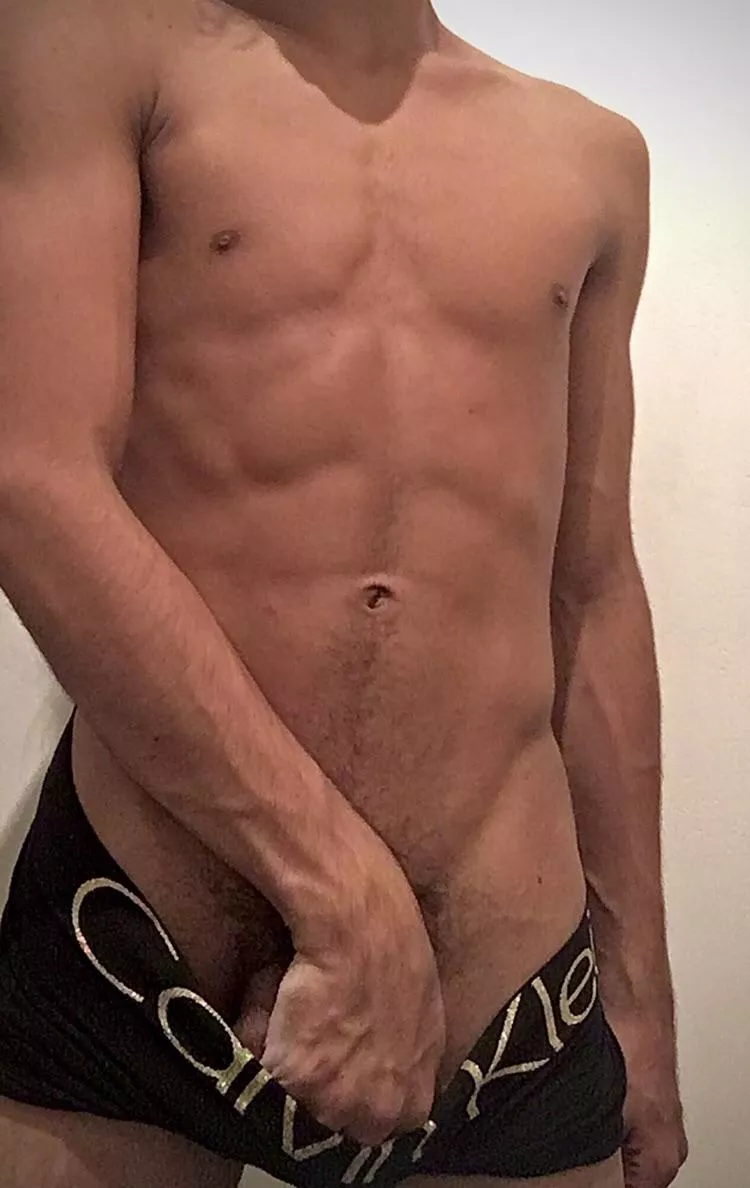 for show & cum 💦 Text me on snap :dracukkeox posted by Dracukkeox