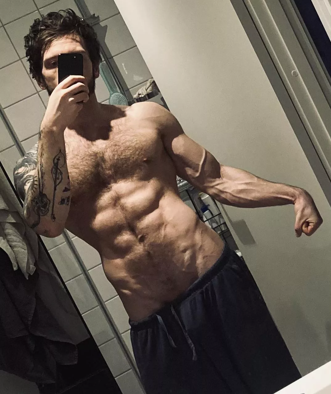 Forearm and bicep veinz posted by AndThenIWasADragon