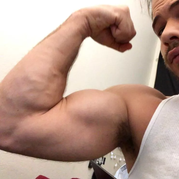 Forearms have been hard as rocks lately 💪 posted by TristanMoreau