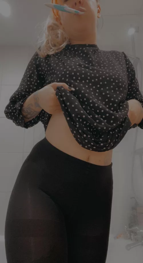 Forever teasing.. it turns me on so much.. by Eljayceeof