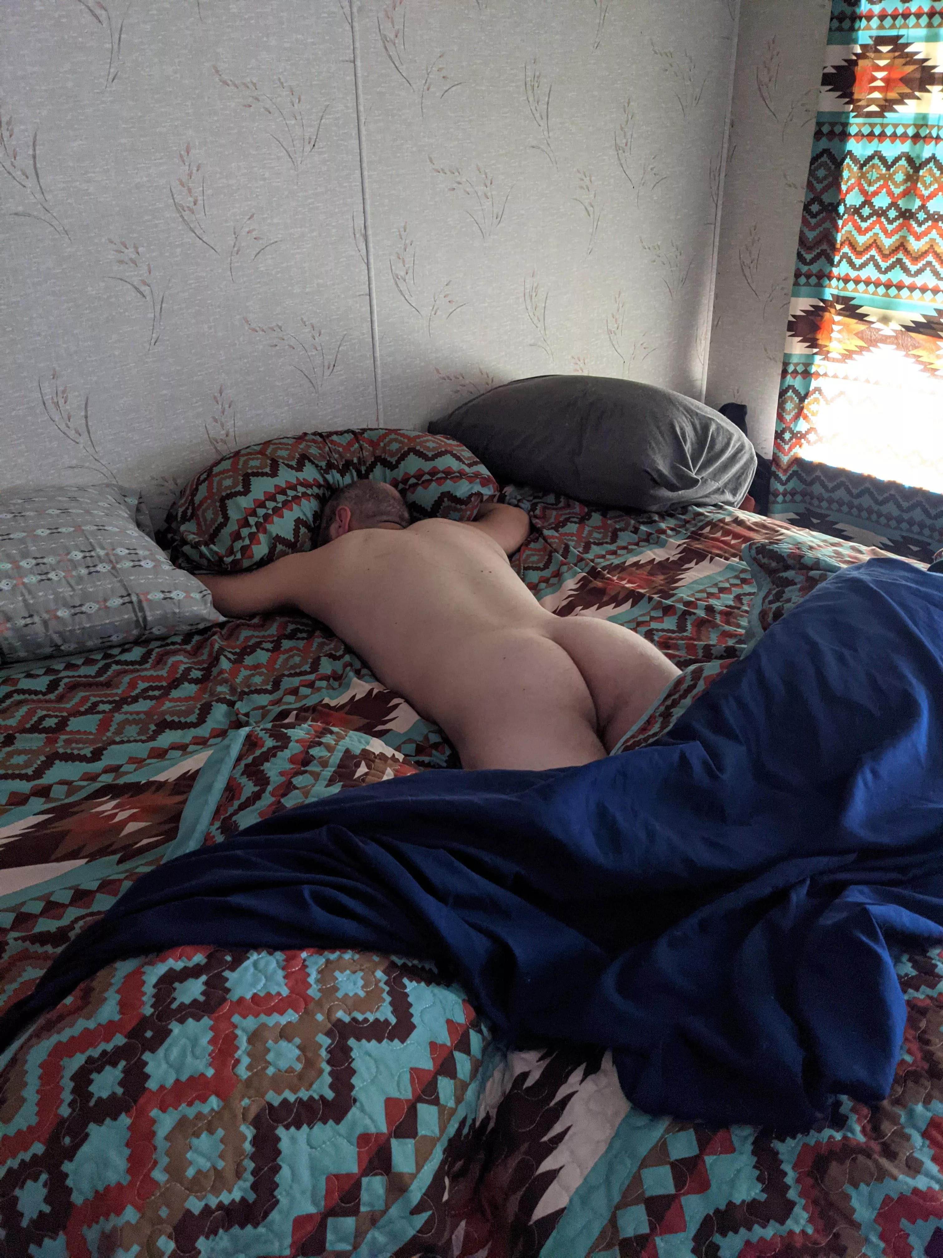 Found him snoozing after his shower posted by mcgaybois