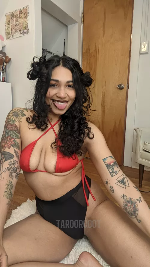 Freckled nosed goth bbs need love too! by TarooRooot