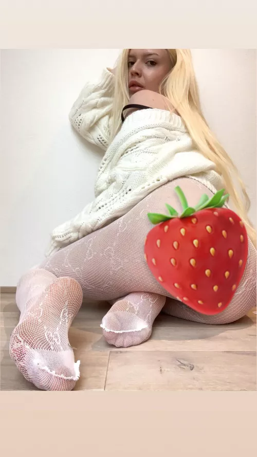 🎀FREE ONLYFANS🎀 21 year old angel ✨ footfetish, handfetish, armpitfetish, asmr, used items etc ✨ Link in comments⬇️ by Mobile-Reserve-6288