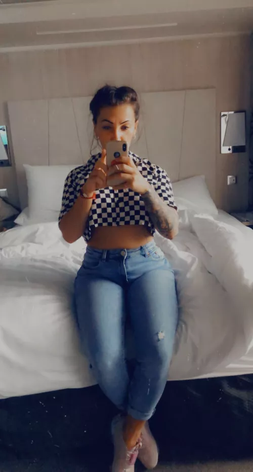 Free Page!Full time teacher! When i'm not teaching...i'm doing dirty stuff I love Custom videos 👻Calls 🧸Toys and much more by vanessamorevip