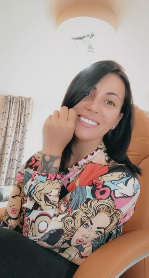 Free Page!Full time teacher! When i'm not teaching...i'm doing dirty stuff I love Custom videos 👻Calls 🧸Toys and much more by vanessamorevip