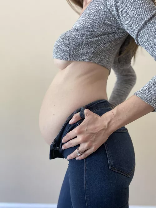 Free Pregnancy Onlyfans! Link in comments! by hotpreggo89