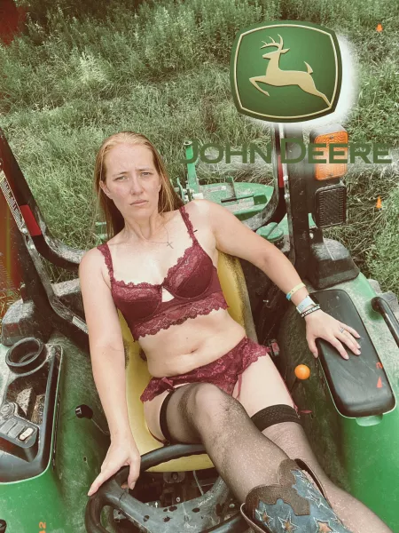 Free subscription, custom content available. I reply to every message. PPV with lots of content! Come tell me how I can satisfy you. Link in comments. by powercouple2122