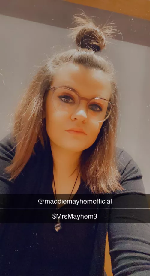 Free to sub, PPV content. 24 yr old MILF 🖤 by maddiemayhem33