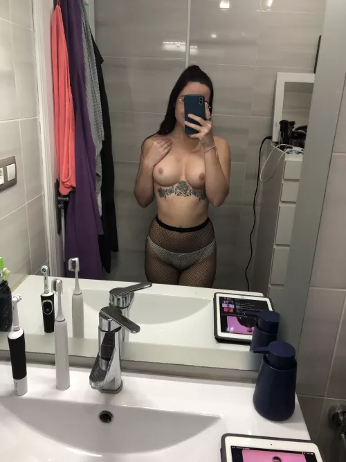 FREE TRIAL PINNED ON MY PROFILE! :) UPVOTE FOR A FREE VIDEO! by anais17032