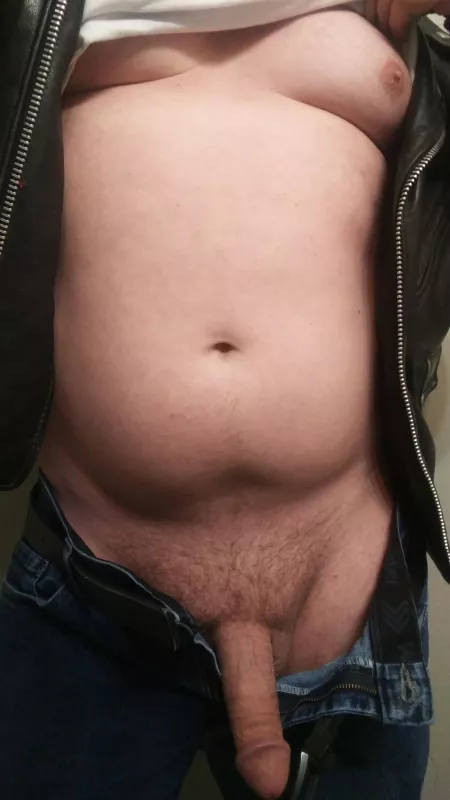 Freeballing in my Wranglers. by Lonelynakedguy