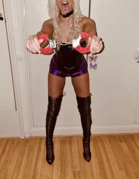 Freeze! You’re under arrest 😝💋 by sparkly-and-savage