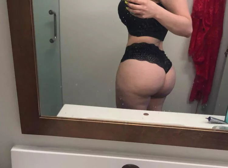 Fresh & clean 😈 posted by MsHollyEvans