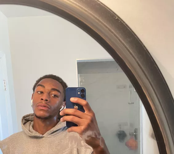 Fresh from a workout. How do i look?😉 by Jaycee42000