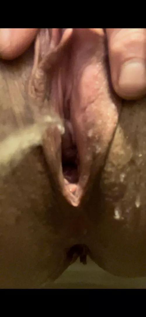 Fresh gape and pee. Who will let me pee all over their face ?? by DaddysUselessCumslut