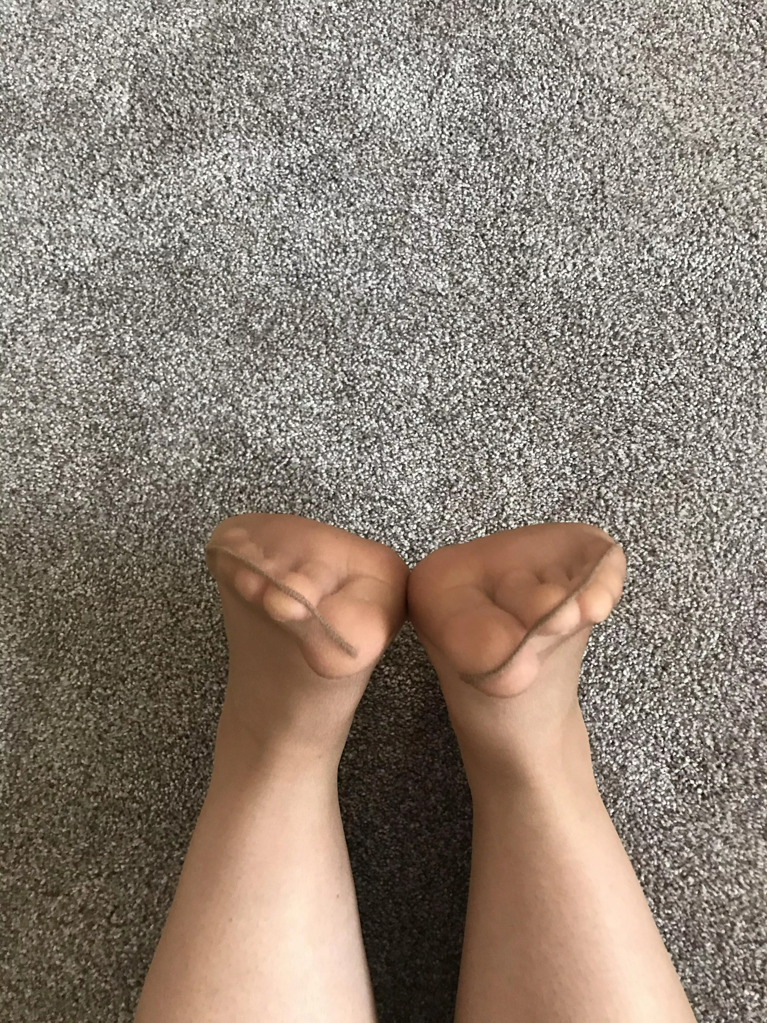 Fresh nylons on my feet, let's see how long they last ;) (Kik: roxannexoken) posted by Roxannexoken