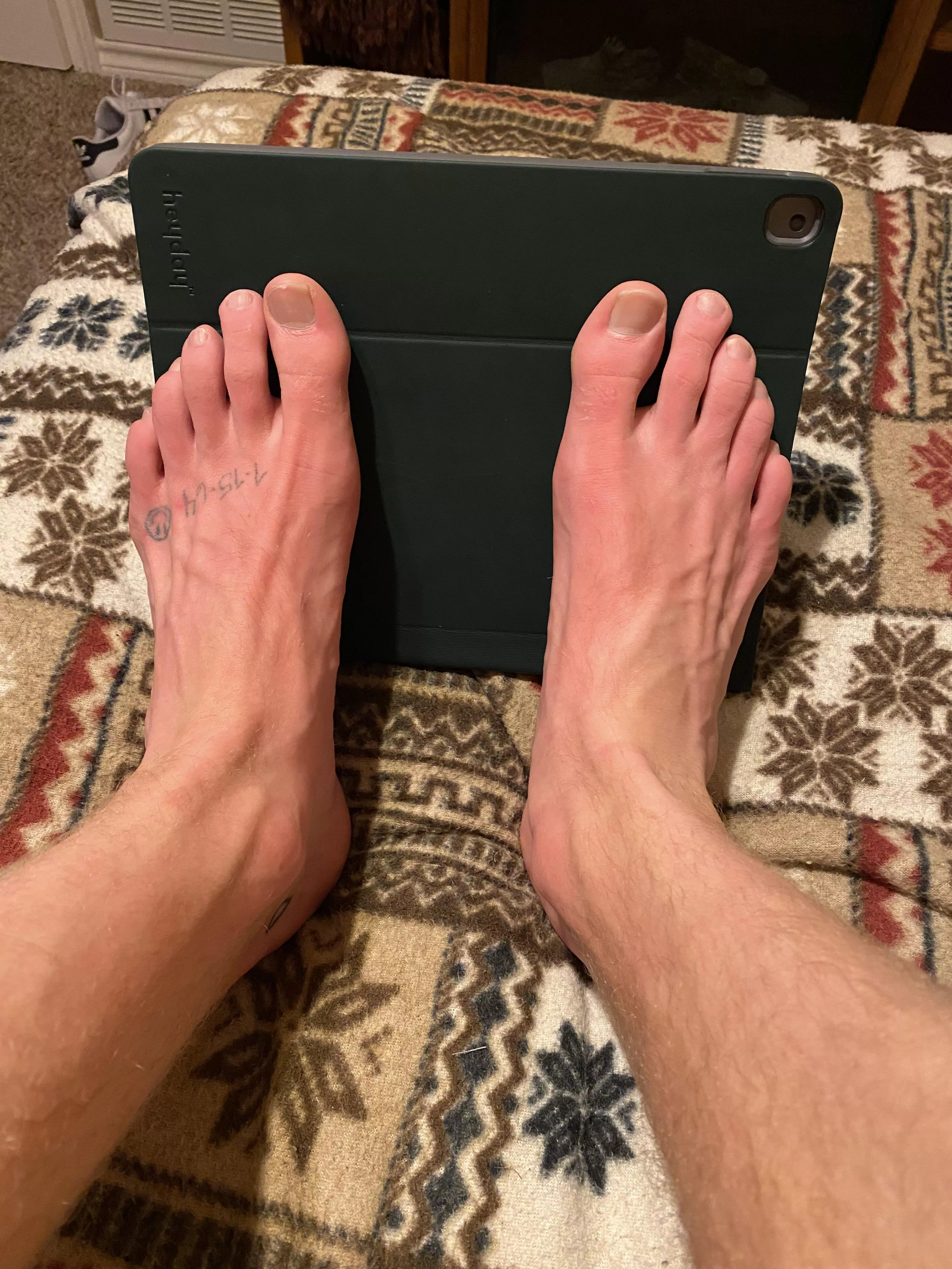 Fresh out of the hot tub. Now they just need a nice, long rub. posted by BlondeBoyFoot