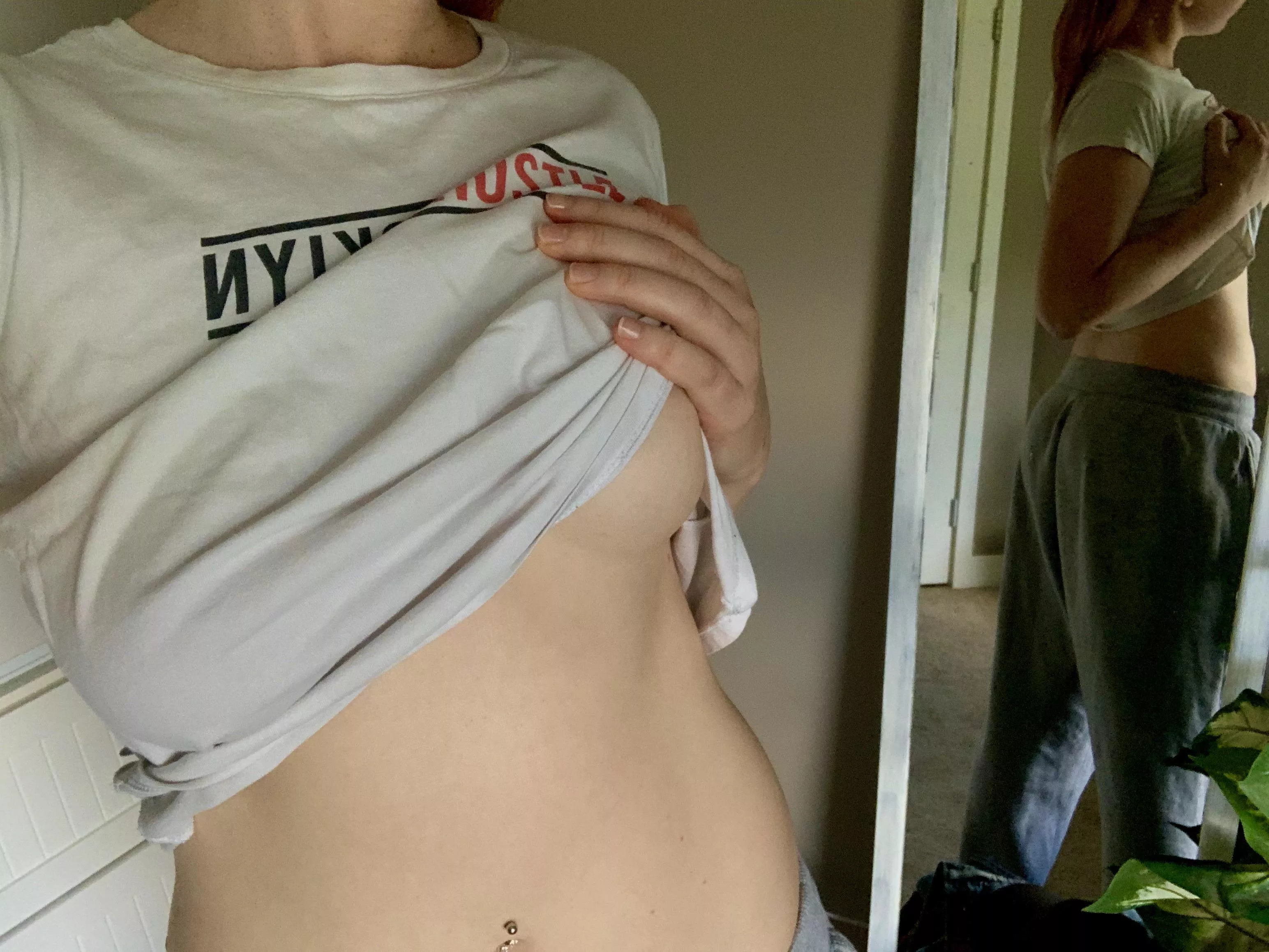 Fresh out of the shower 💦 posted by sophiefoxx4