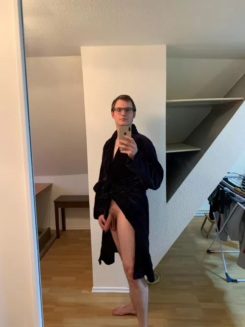 Fresh out of the shower by GaryDong8x7