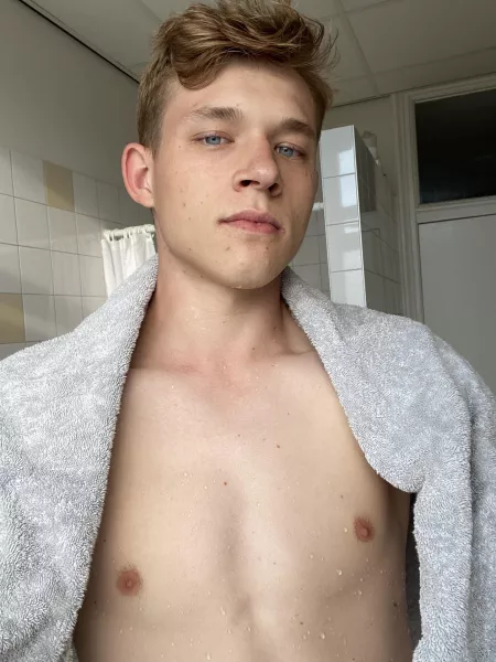 fresh out of the shower but i didn’t want my hair to get wet by Commander-Cunt
