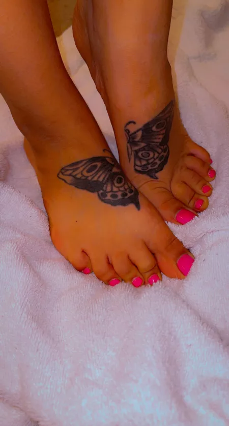 Fresh out the shower 💖🍭 by Spookytootsies