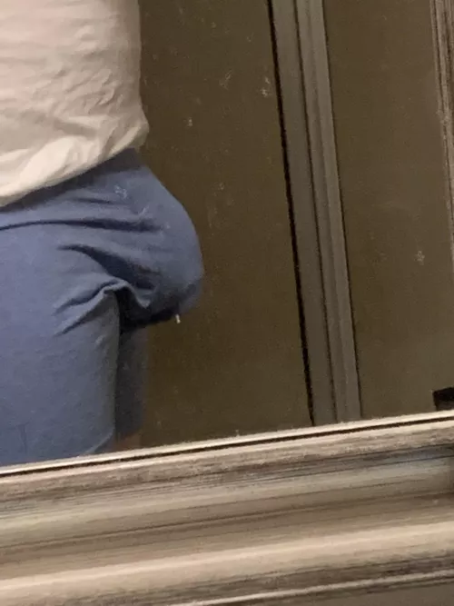 Fresh out the shower by pm_me_ur_butt_folds