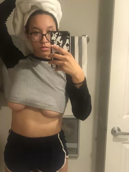 Fresh outta the shower:3 by lxvelybunny