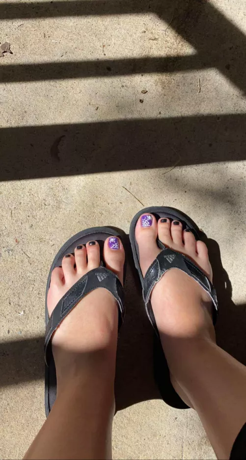 fresh paint 🥵 by Amamoj