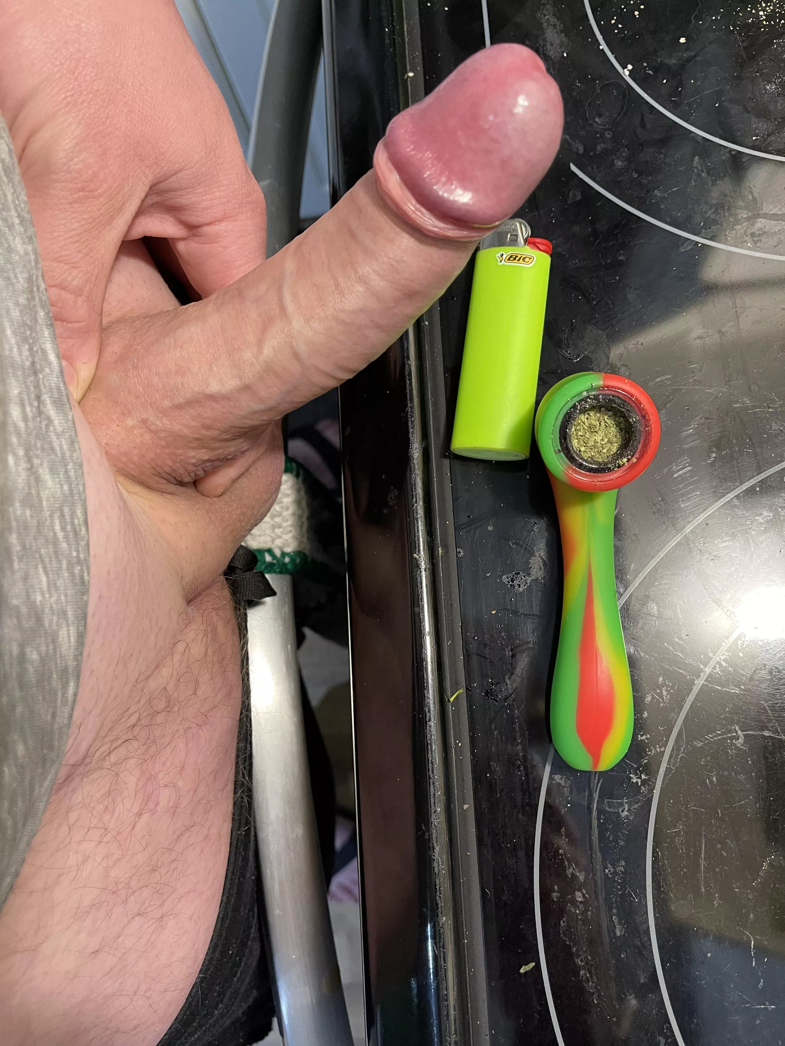 Fresh shave and [m]y new pipe posted by wouldratherbehuntin